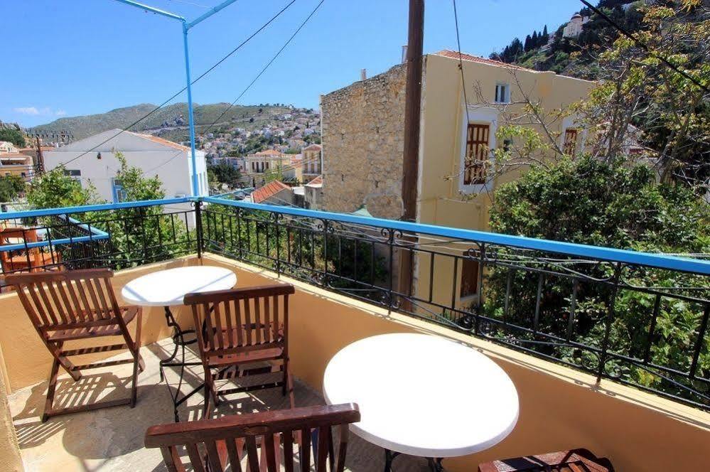 Symi Center Hotel 外观 照片